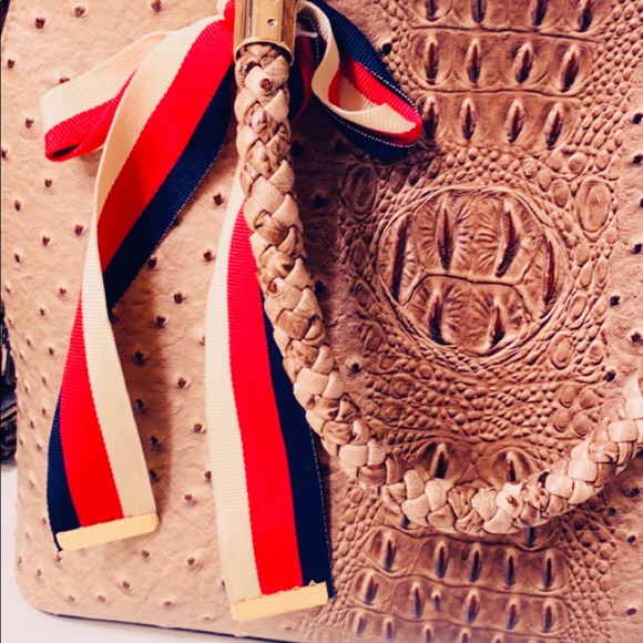 Handbag - Picture 5 of 11